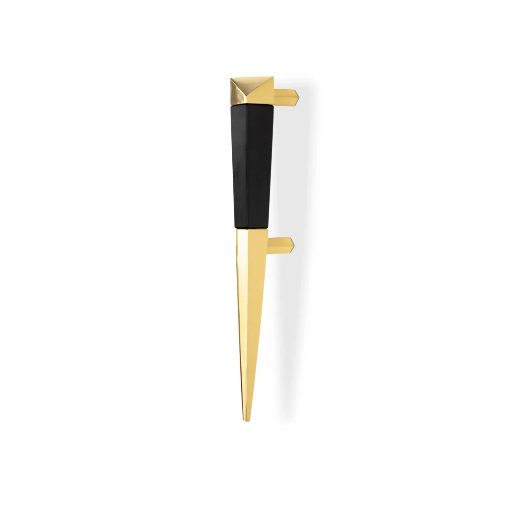 cm3024-spear_01